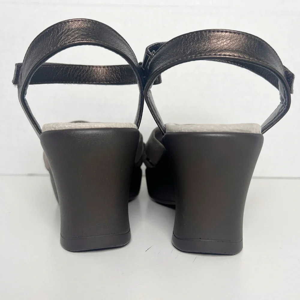 •AKAISHI• Miwa Open Toe Ankle‎ Strap Wedge Sandal in Cocoa Brown Size 6